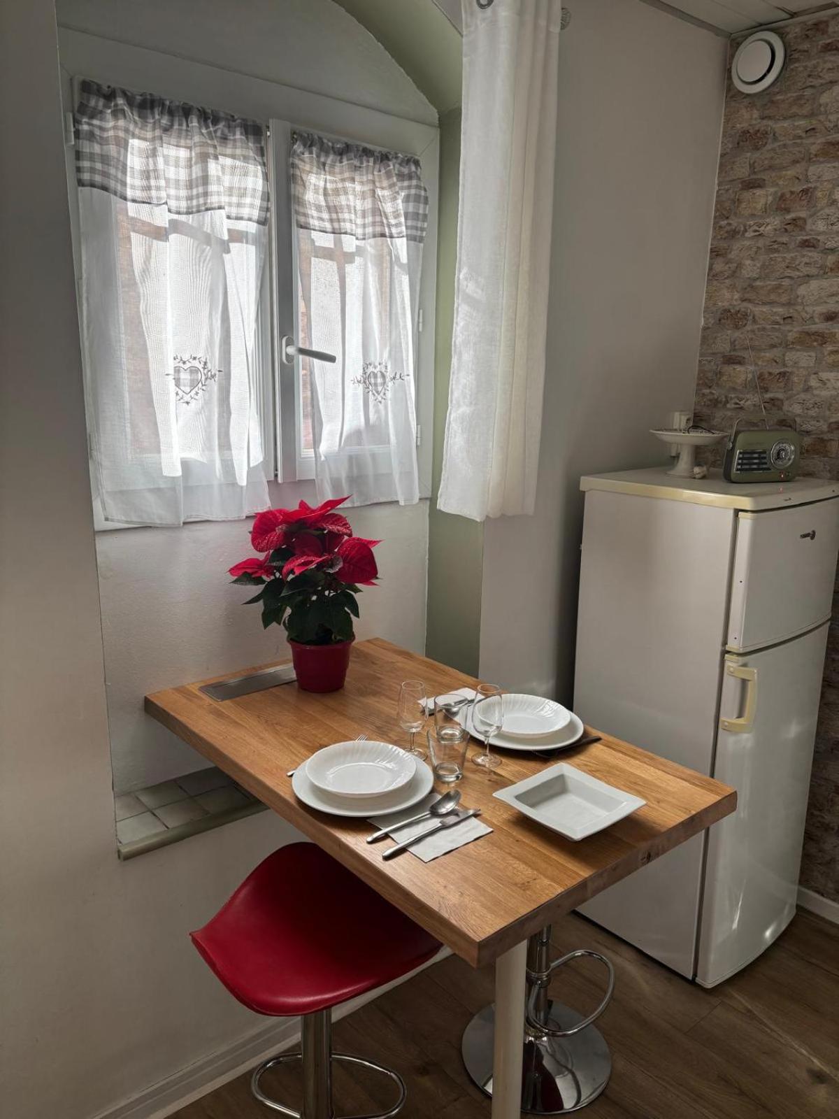 Appartement Central Des Terres Chaudes Proche Bord De Mer Ментона Екстериор снимка